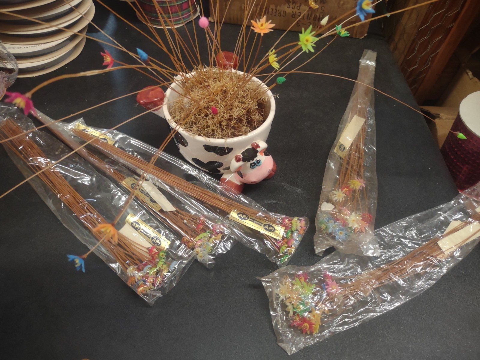 24 Stems: 1960s Vintage 0.5″ Plastic Straw Flower, Multicolor Daisy Flowers 12″