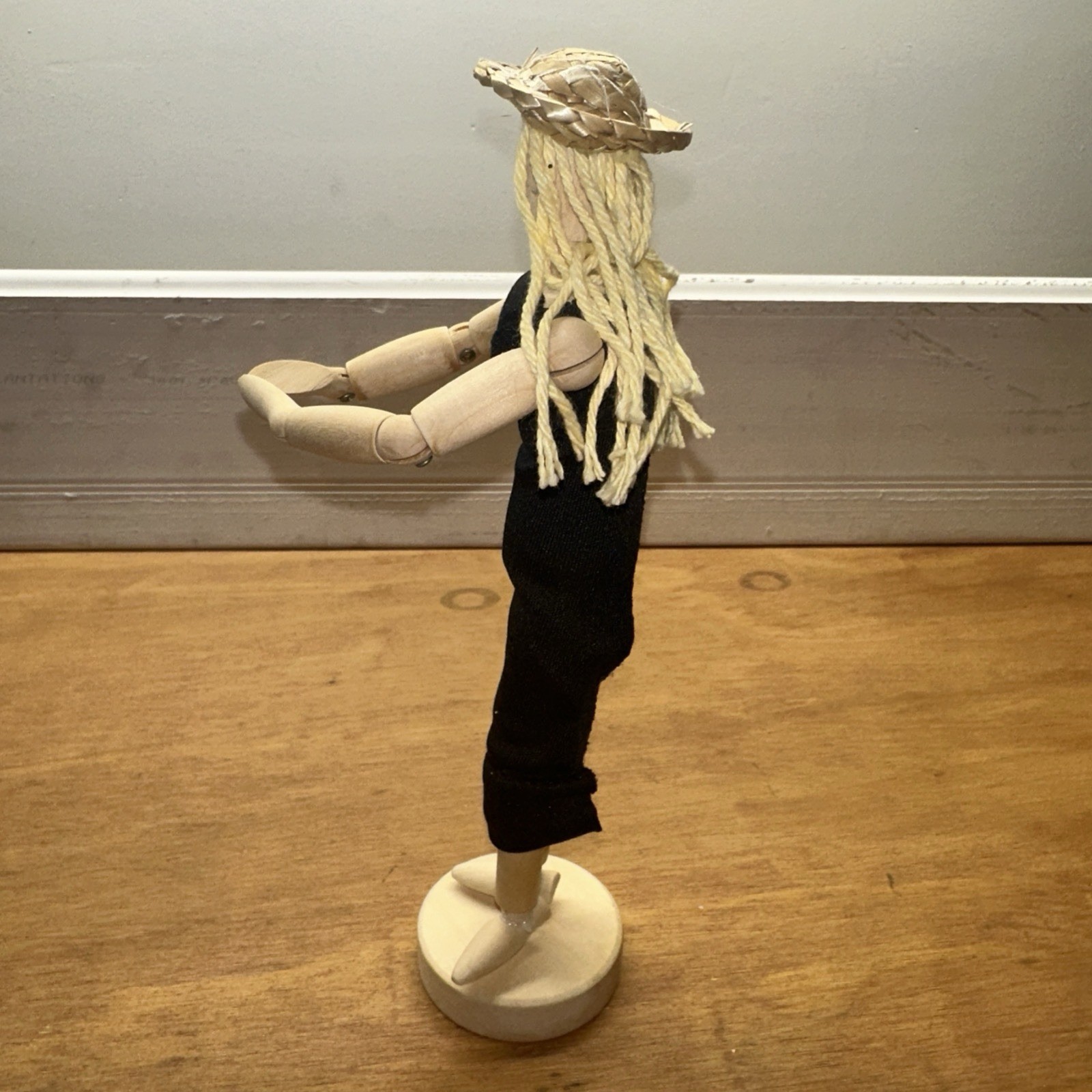 Wooden Jointed Mannequin Flexible Shape Stand , air plant holder Adjustable