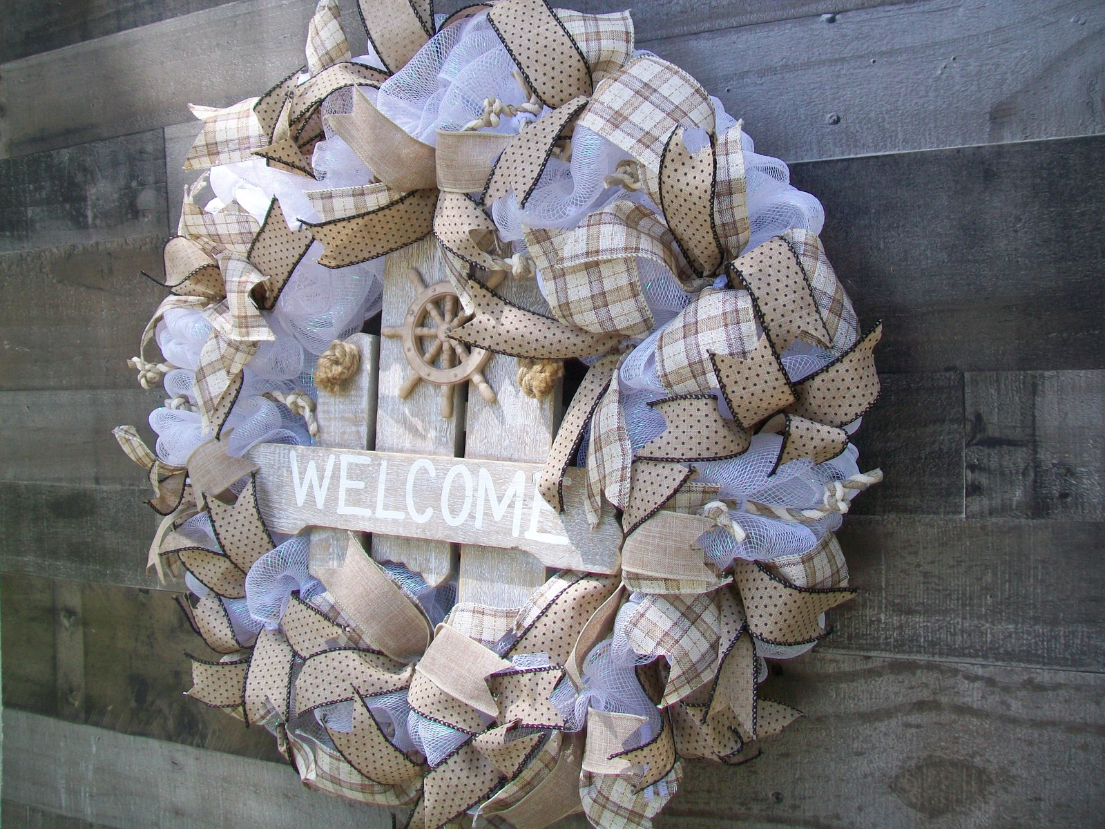 Country Farmhouse Beige White Mesh Wreath with Wood Fence Welcome Plaque