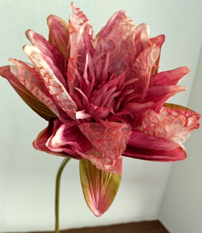 Natural Feel lotus flower stem MAUVE