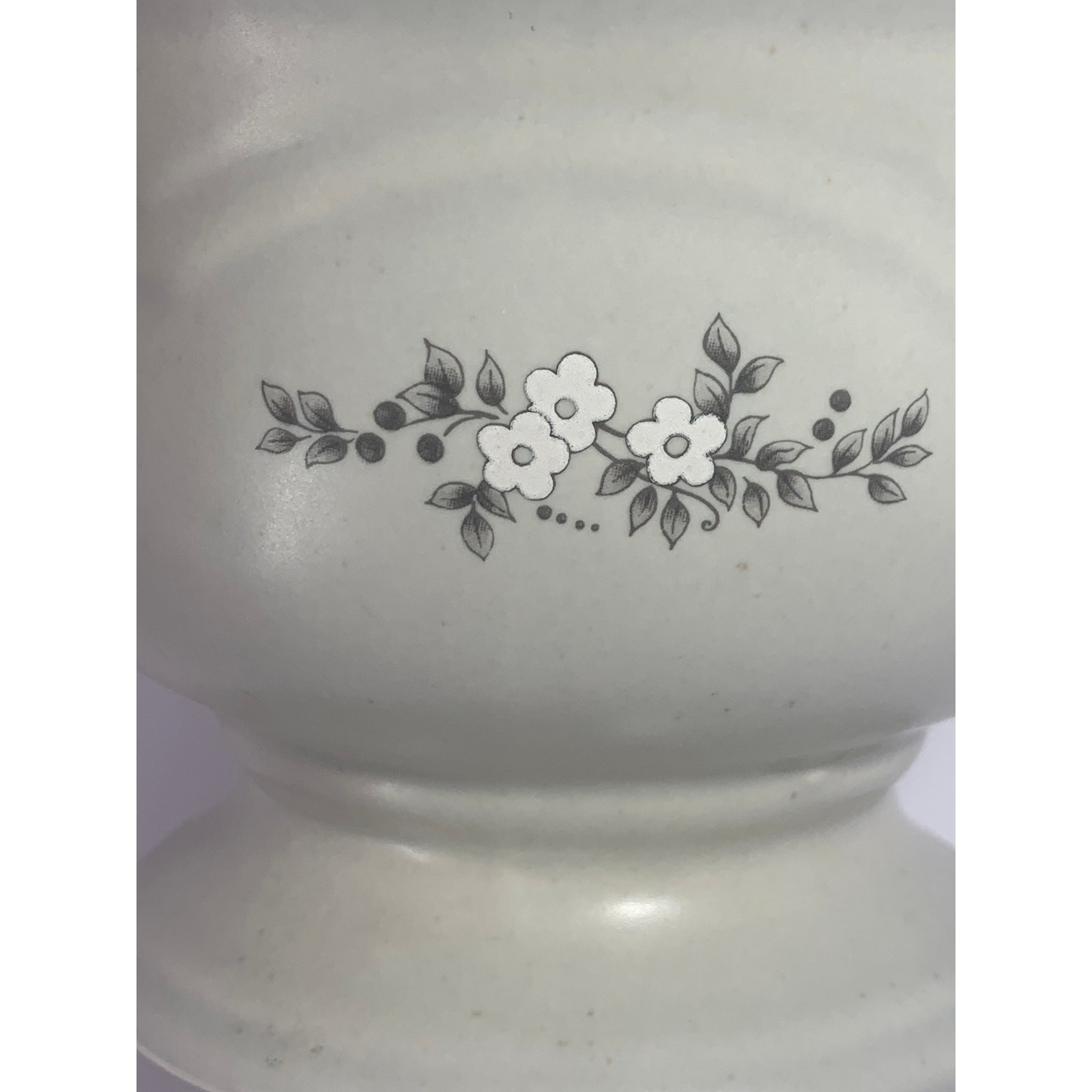 VTG Pfaltzgraff Stoneware Heirloom Pedestal Footed Serving Bowl USA Discontinue