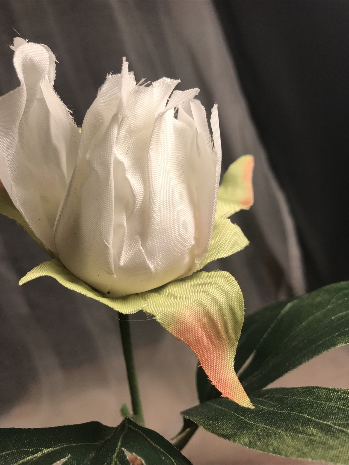 Artificial White Rose Flower Stem In Clear Glass Vase Floral Decor NWT Tabletop