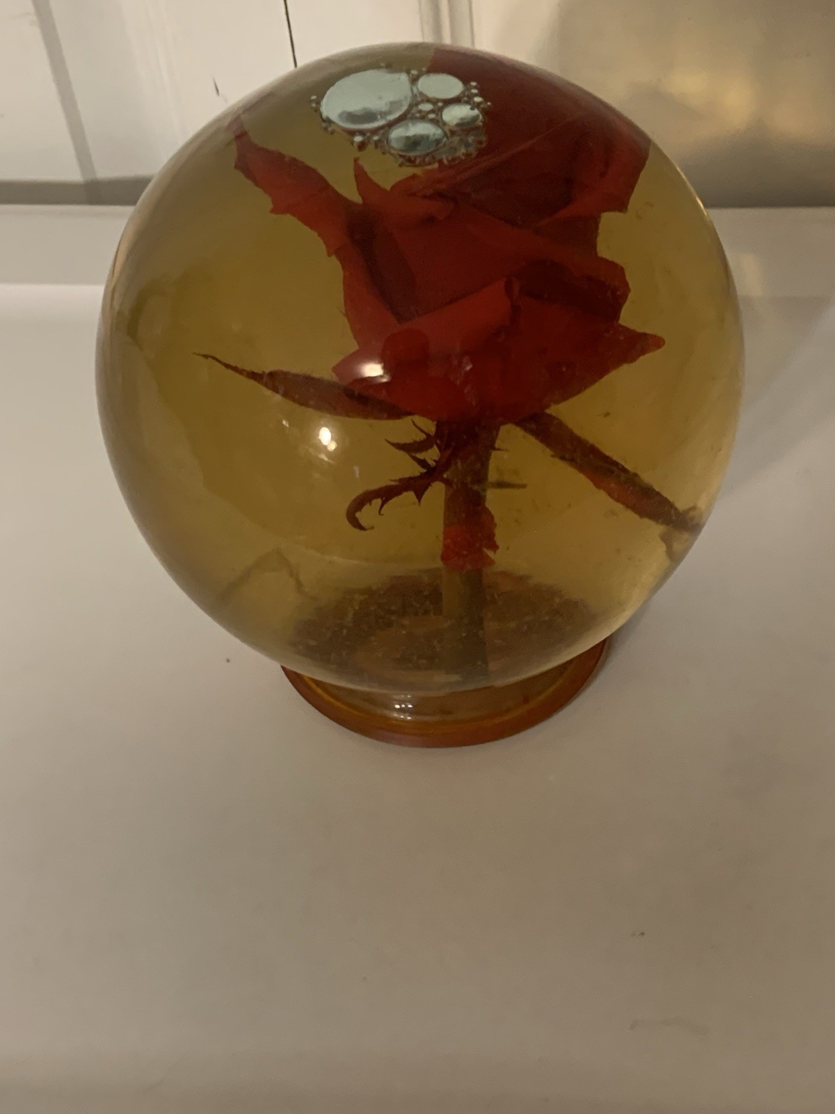 Vtg Forever Red ROSE In Glass Ball Water Dome Globe Large Real Rose 6×6 in.