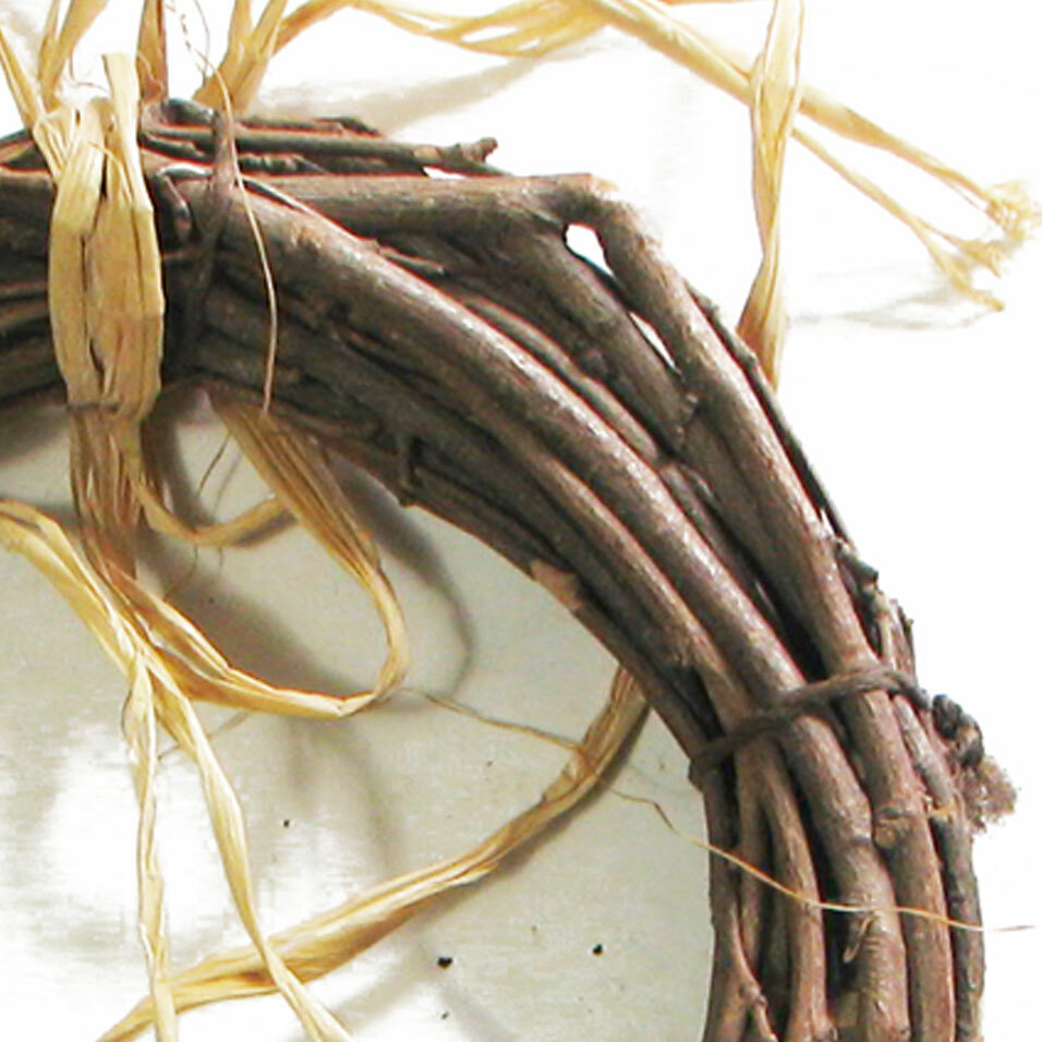 6″ Bentwood Wreath with Raffia Tie, Country Charm as Is or Decorate w/Trim, Mint