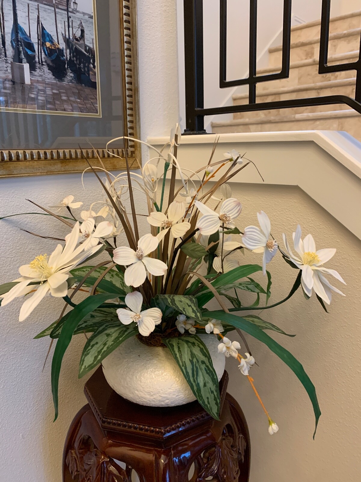 Floral Arrangement Epiphyllum Dogwood Silk flowers Tabl Centerpiece Ceramic Vase