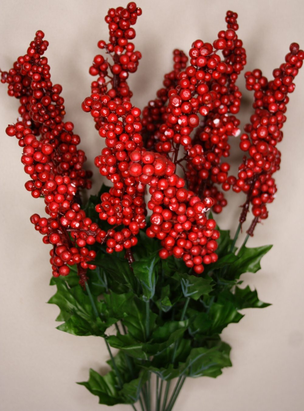 Berry Bush x12 Stems Red 20″ OA Height (AS IS ITEM READ DESCRIPTION) 1255222