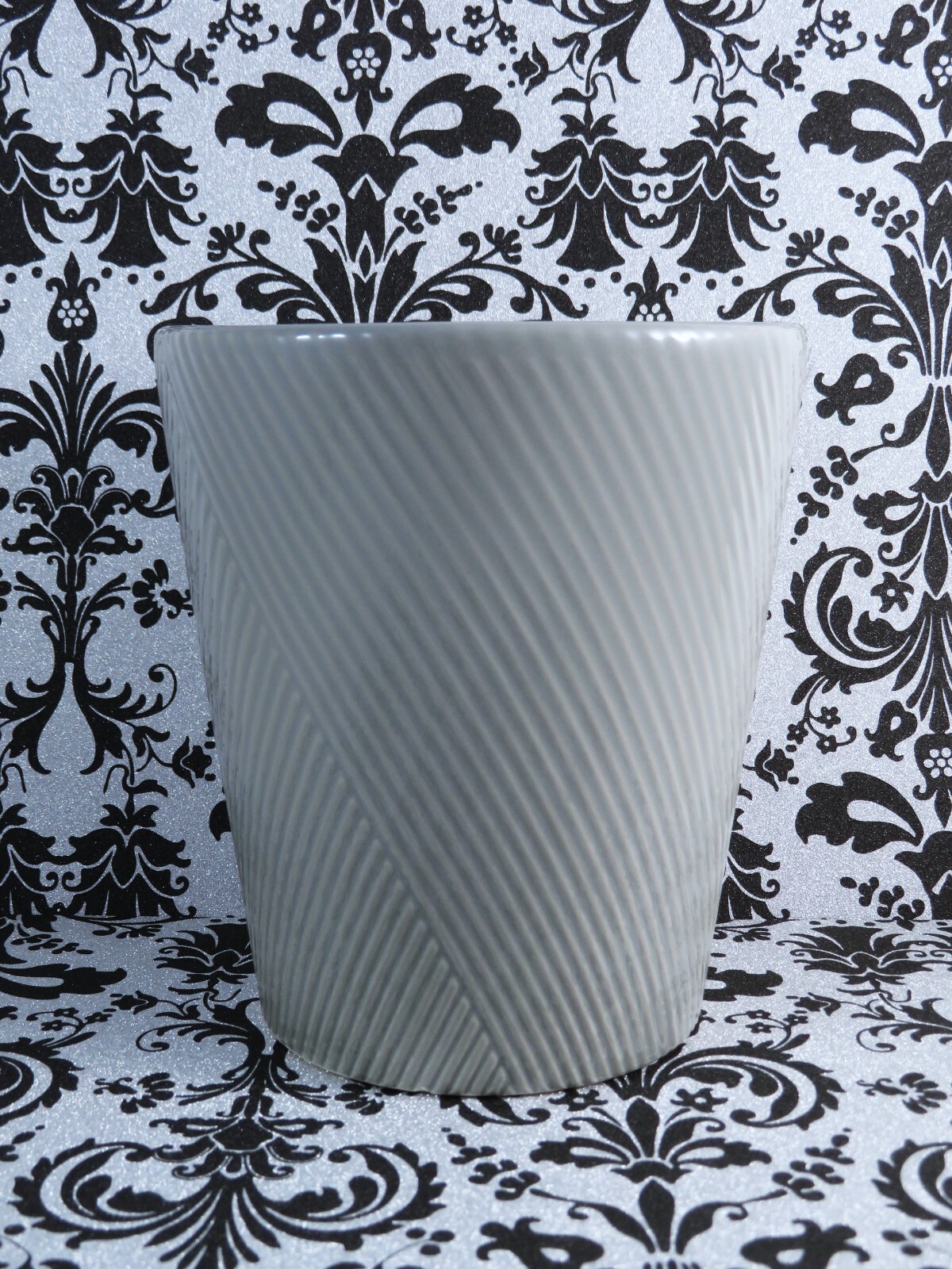 Ceramic Planter Geometric Ribbed Exterior Gray High Gloss Indoor 5.5 Inch