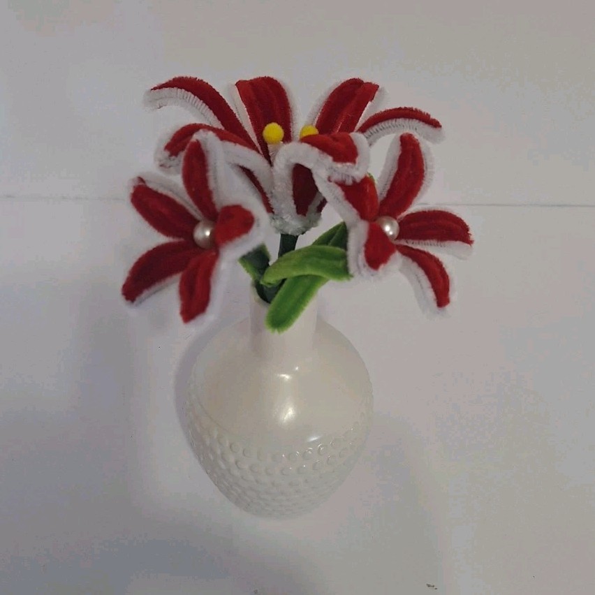 Mini Artificial Lily Flower Arrangement & Centerpiece, Multicolor Plastic/Wire