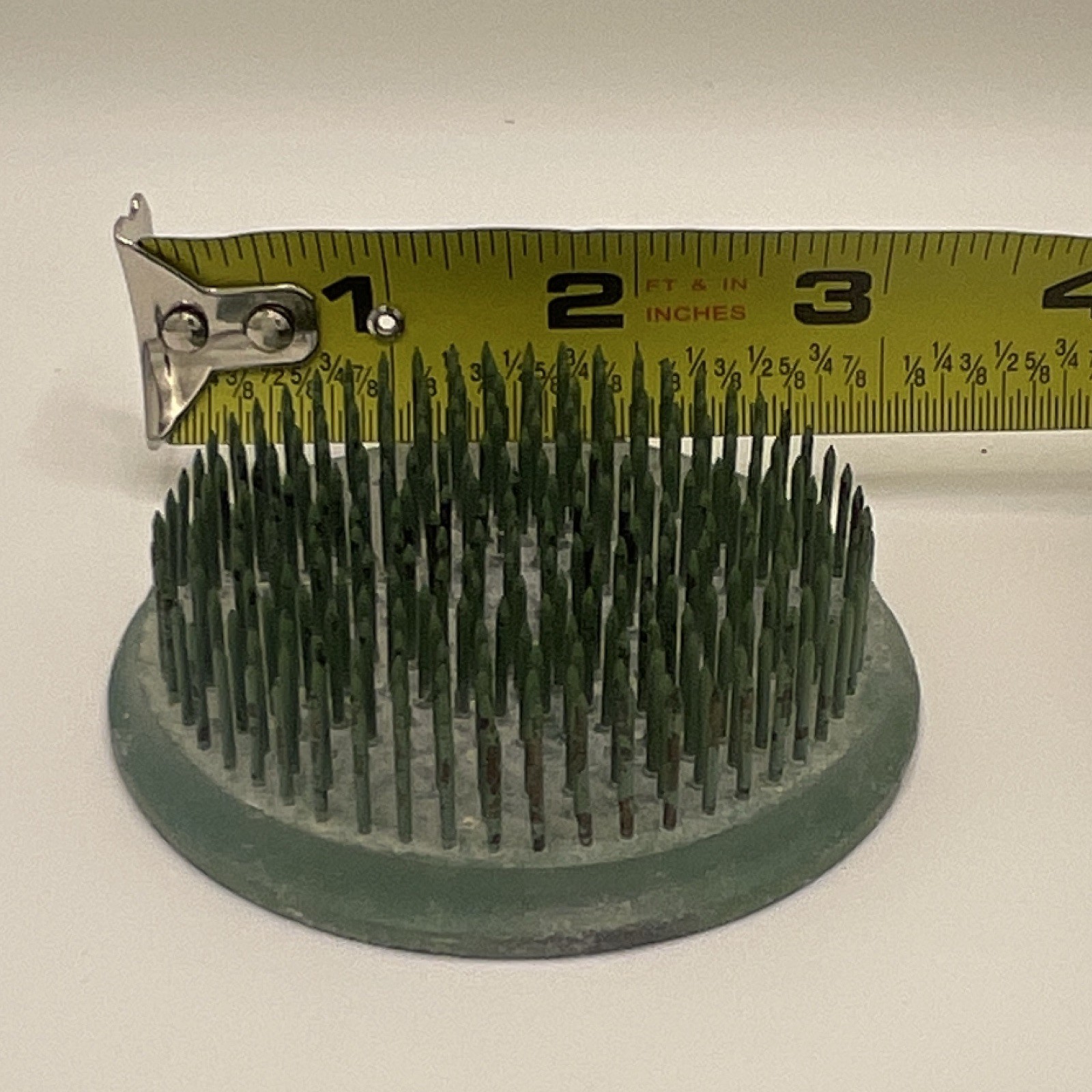 Green 3 in Flower Frog Floral Foam Holder Metal/Plastic Pin Spike Arranger