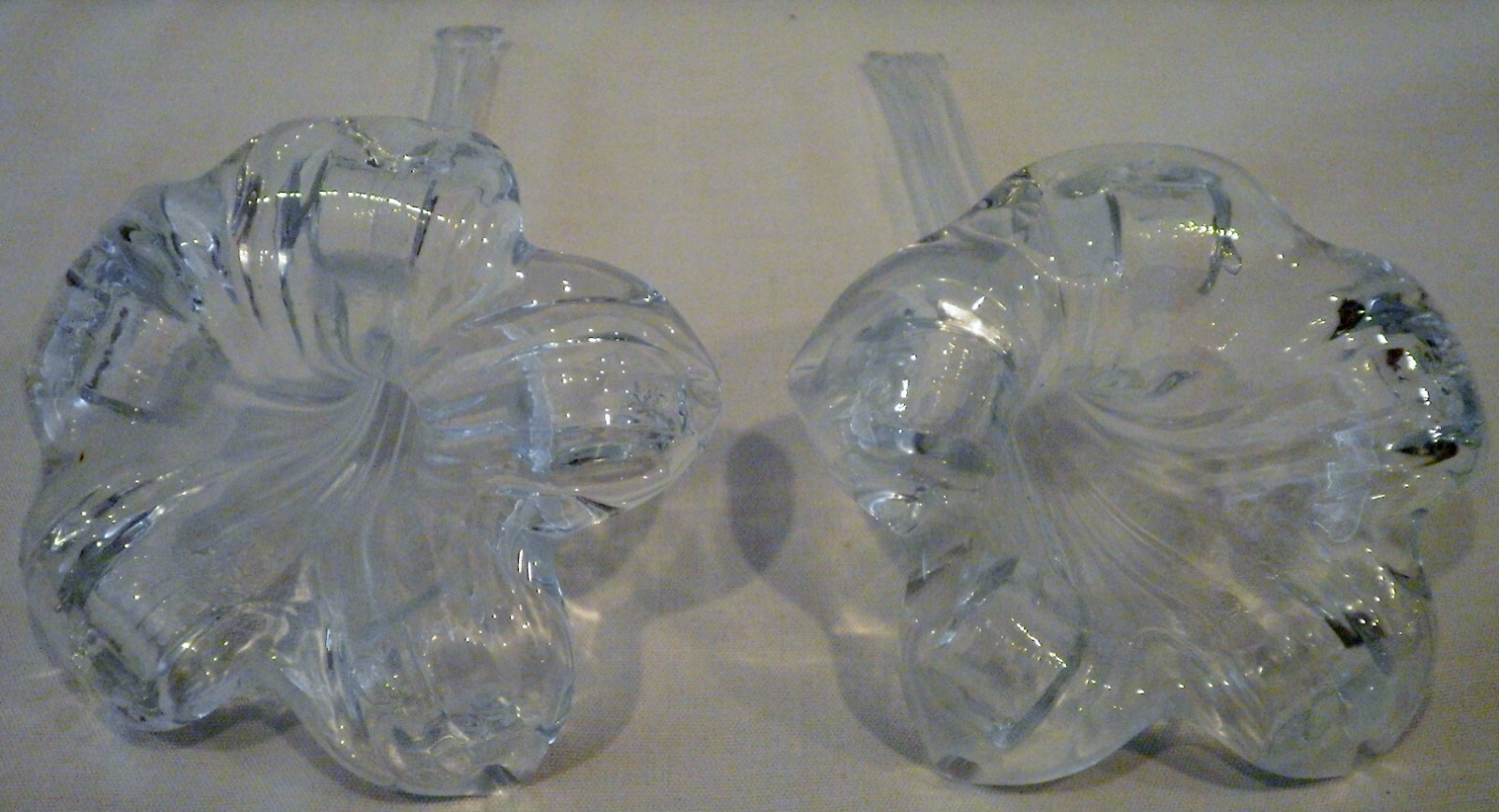 7-1/4” Glass Lily Flower Decoration – Set of 2