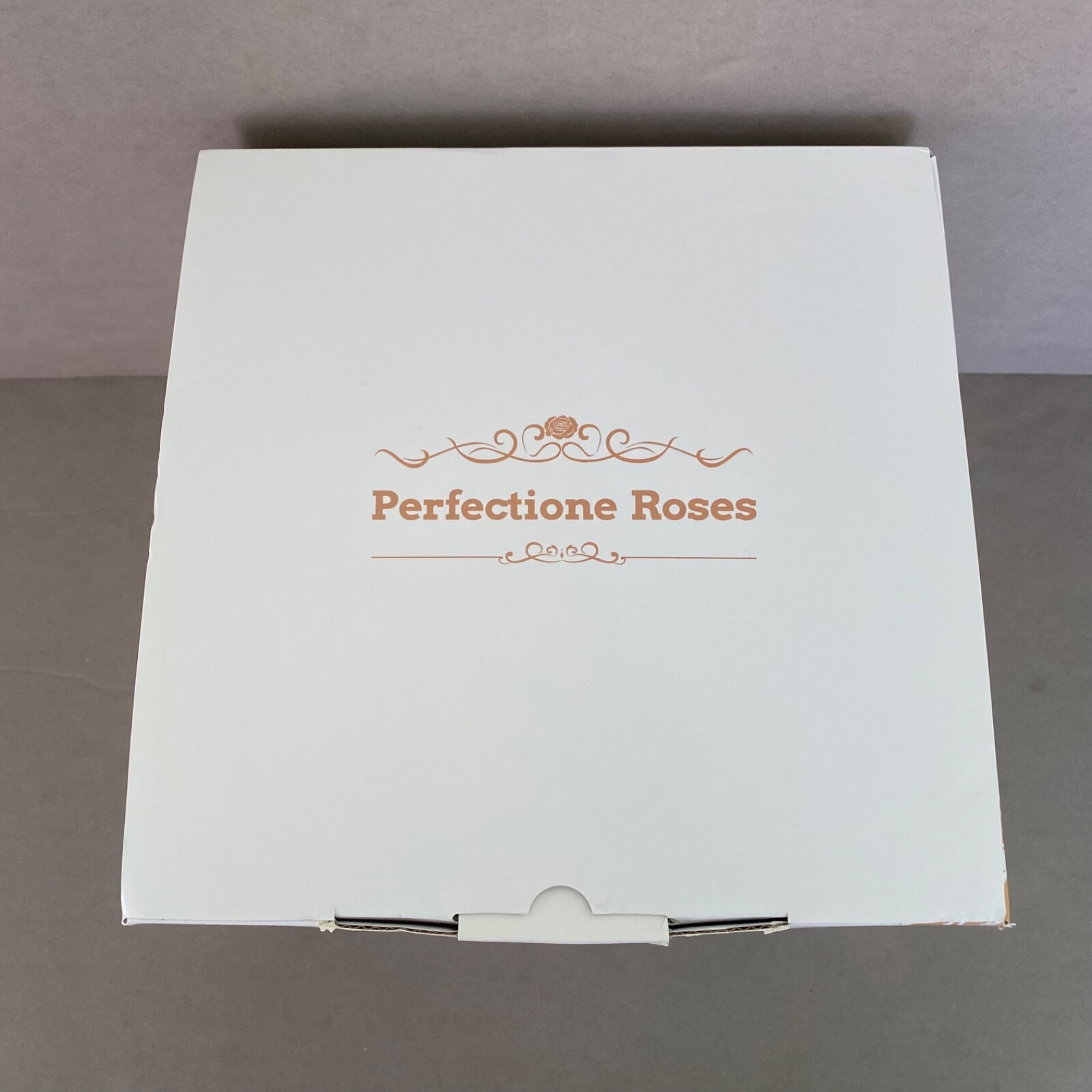 NIB Perfectione 27 Preserved Real Red Roses in Round Box ~ Lasts 3-5 Years