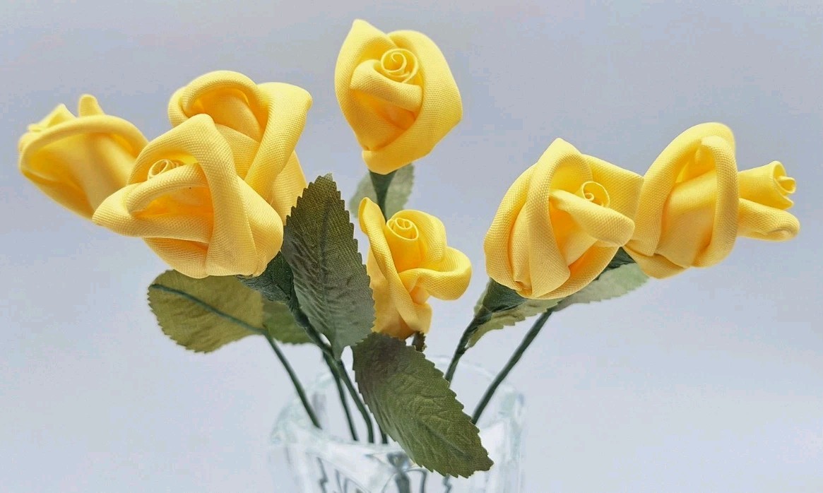 VTG Handmade Satin Ribbon Rose Bud Flower Bouquet Flexible Wire Stem Yellow 8Pcs