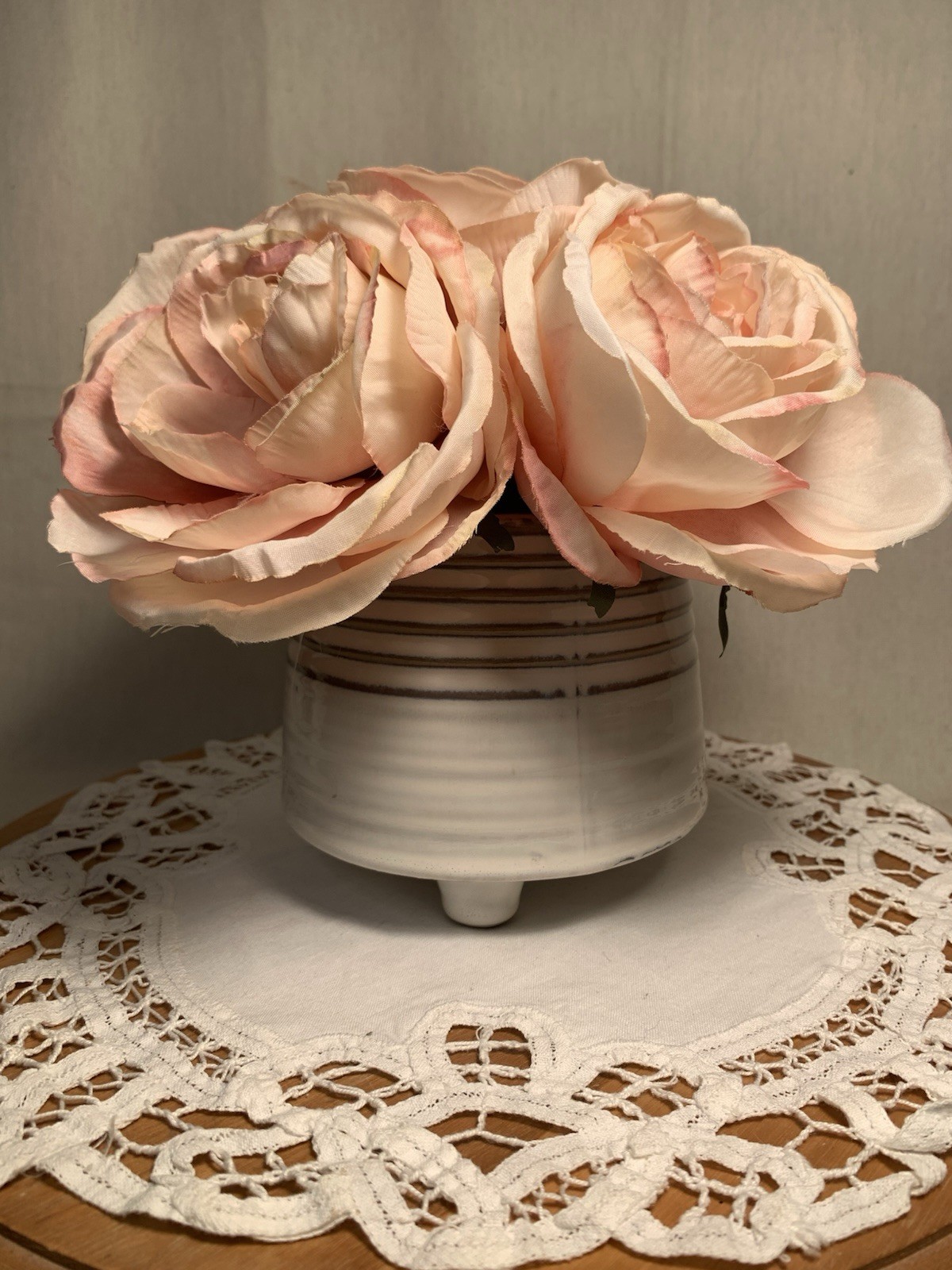 Beautiful Pale Pink Rose Arrangement (6 Large Flowers) In A Footed Ceramic Bowl