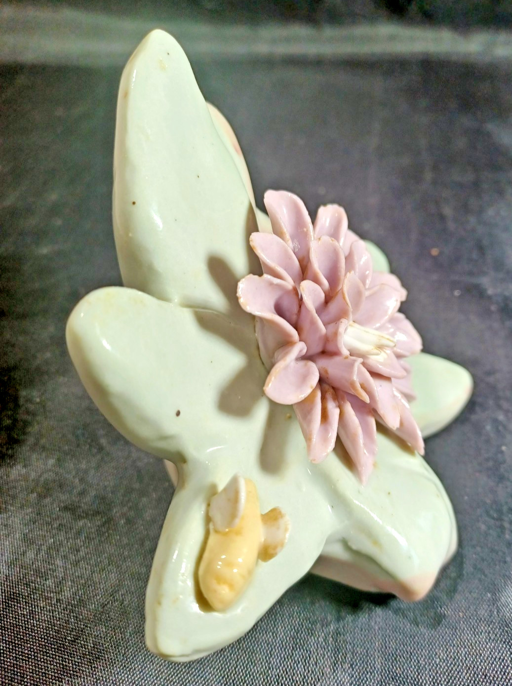 Vtg Celadon Green Pottery Leaf Base With Applied Porcelain Flower And Bee.