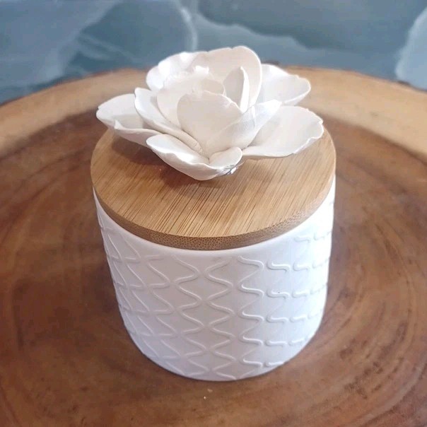 White Ceramic Flower Box with Wooden Lid, Floral Arrangement Centerpiece 4.5″