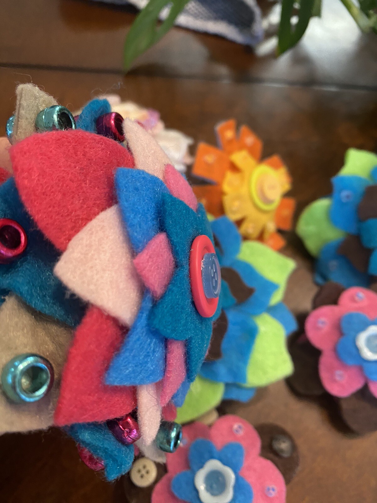 Lot of 8 PUFFY Beautiful Hand Cut Felt & Buttons FLOWERS Cottage CORE 3-5″