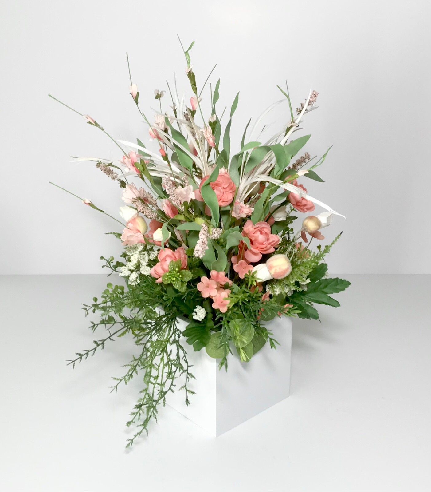 SUMMER PEACH PINK WHITE FLORAL ARRANGEMENT FLOWER CENTERPIECE HANDMADE GIFT NEW