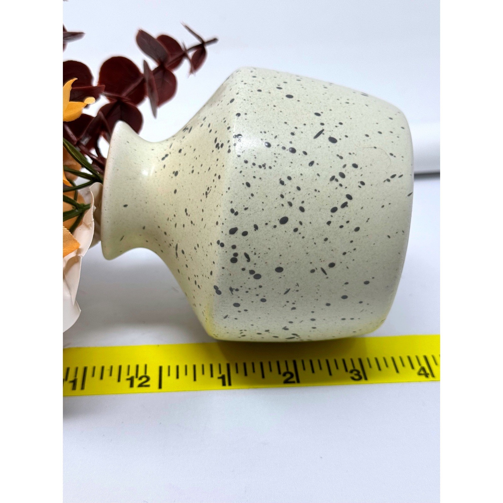 IG Design Group Speckled Ceramic Bud Vase with Artificial Floral Arrangement