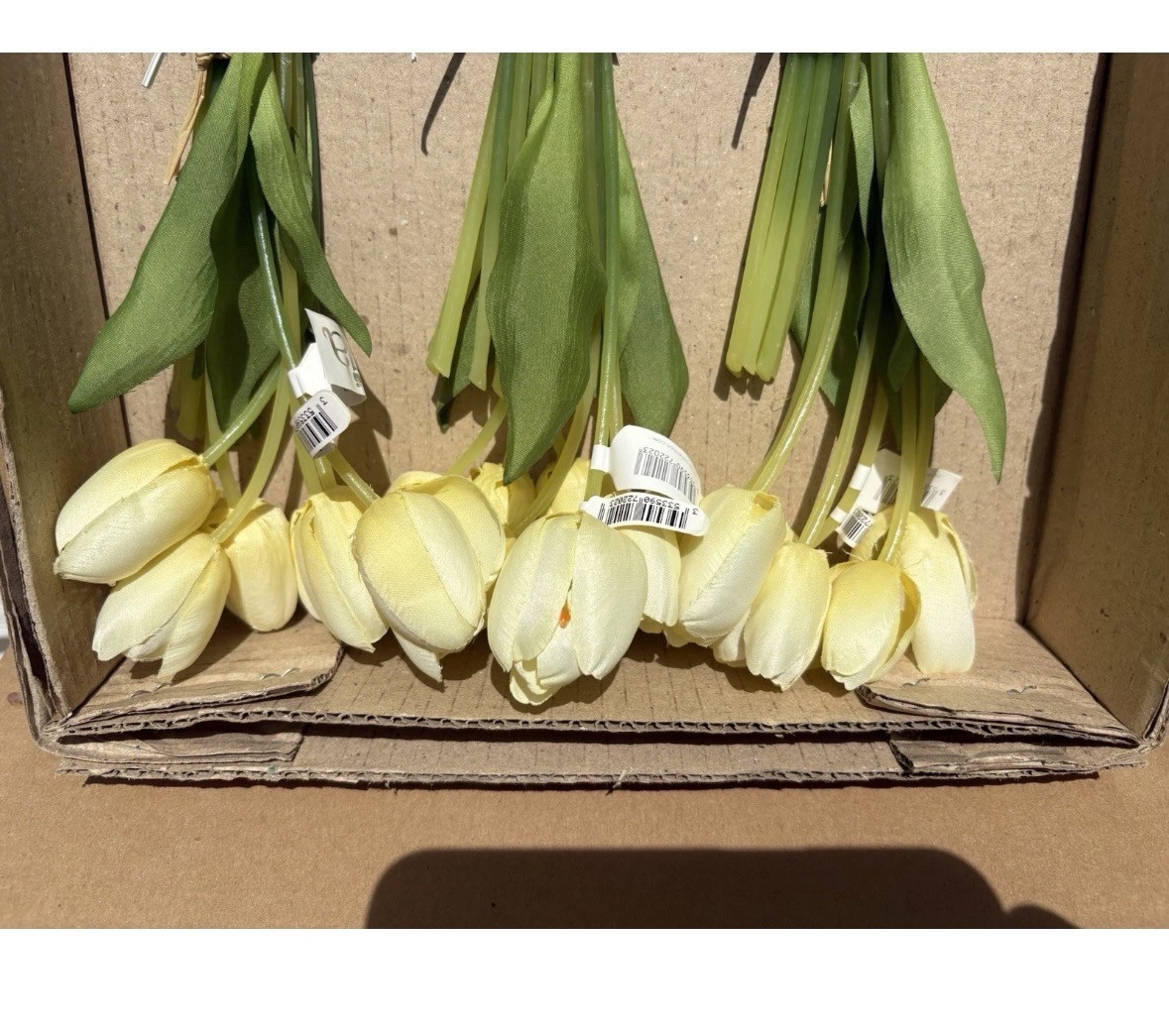 New in Box 6 Bunches of 11″ Artifical Tulips by SIA