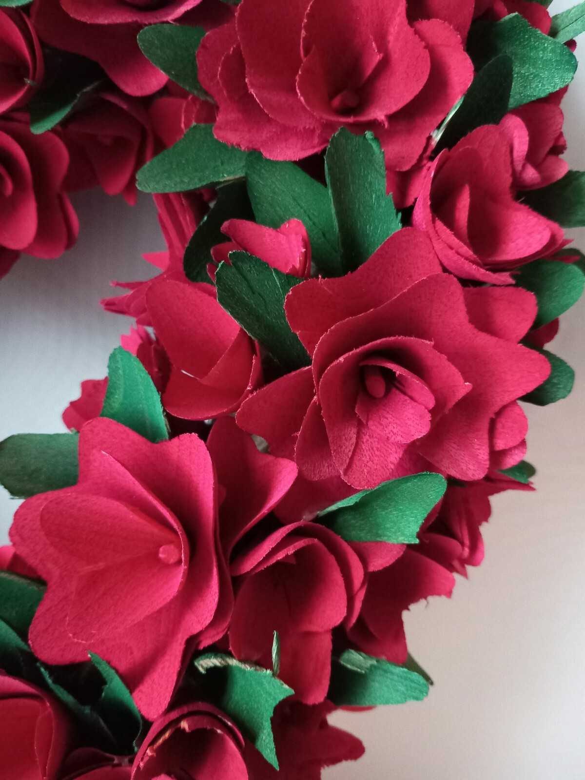 Lovely 14″×15″ Wooden Red Rose Floral Heart Shape Wall Hanging Wreath. #H