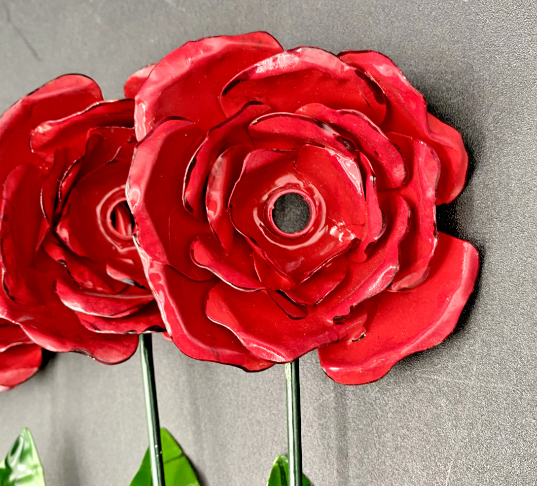 (10) LONG STEM RED ROSE MINI STRING LIGHT HOLDERS METAL 13″ LONG UNBRANDED