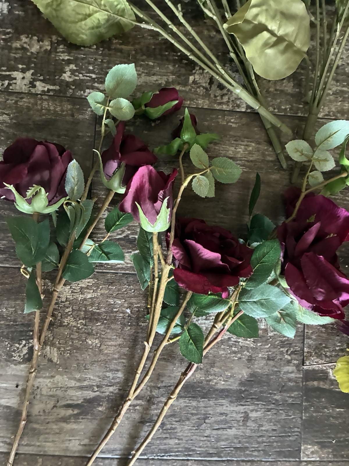 LOT OF DARK PURPLE HYDRANGEA ROSES