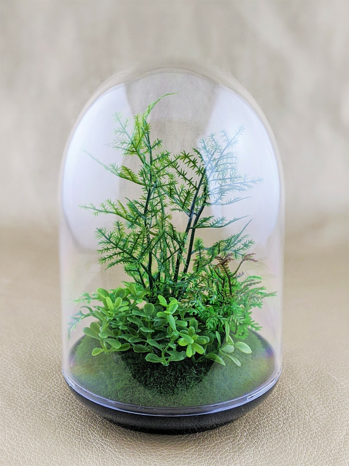 R29 Invandig Artificial terrarium 6 ” clear dome w artificial greenery decor