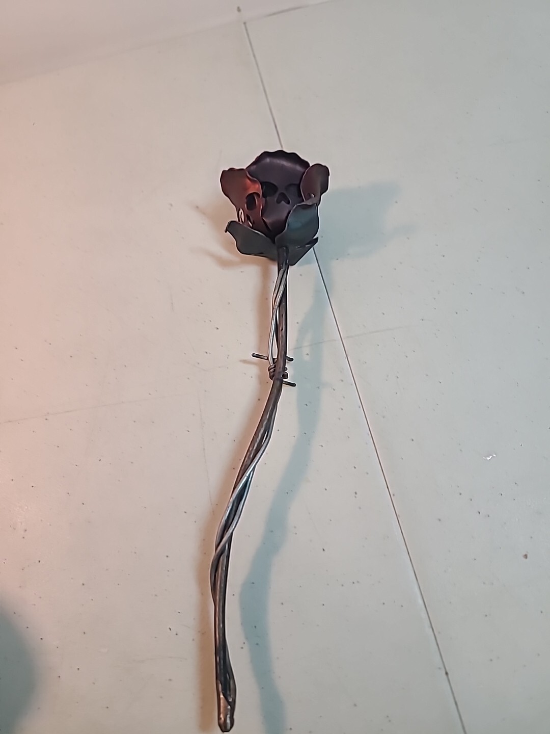 Steel & Barbed Wire Red Rose Skull Petals – Gothic Decor – Full Bloom Excellent