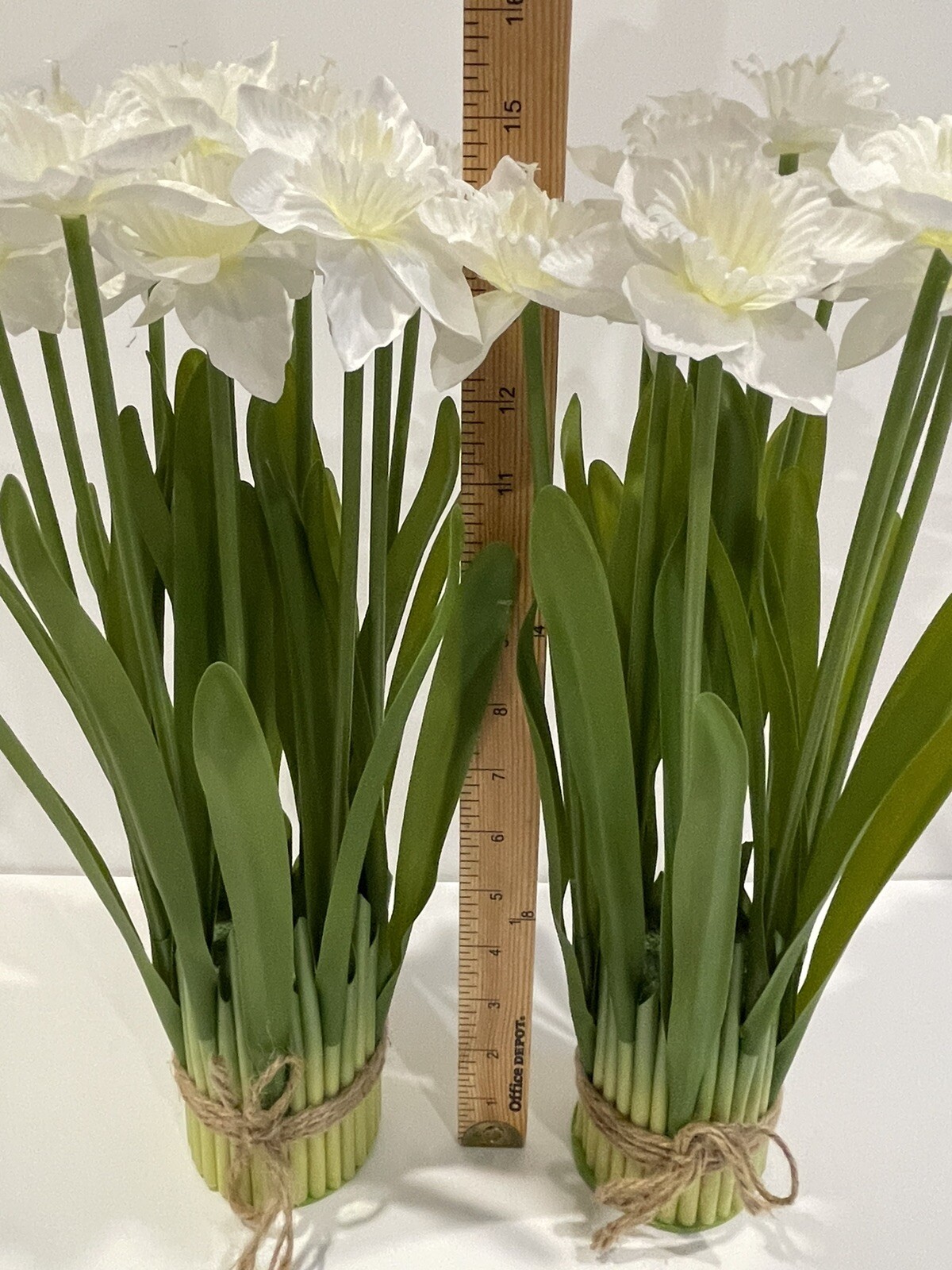 Valerie Parr Hill Daffodil Bundles – Large 15” White Set of 2 NEW