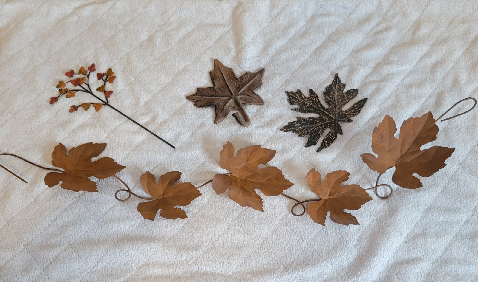 Rustic home decor leaf leaves wall hanging hook Fall Autumn shapes MCM Lot of 4