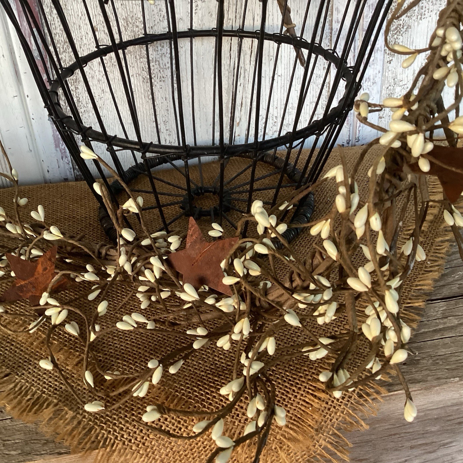 Cream Pip Berries with Rusty Stars 40 Flexible Garland Christmas Holiday