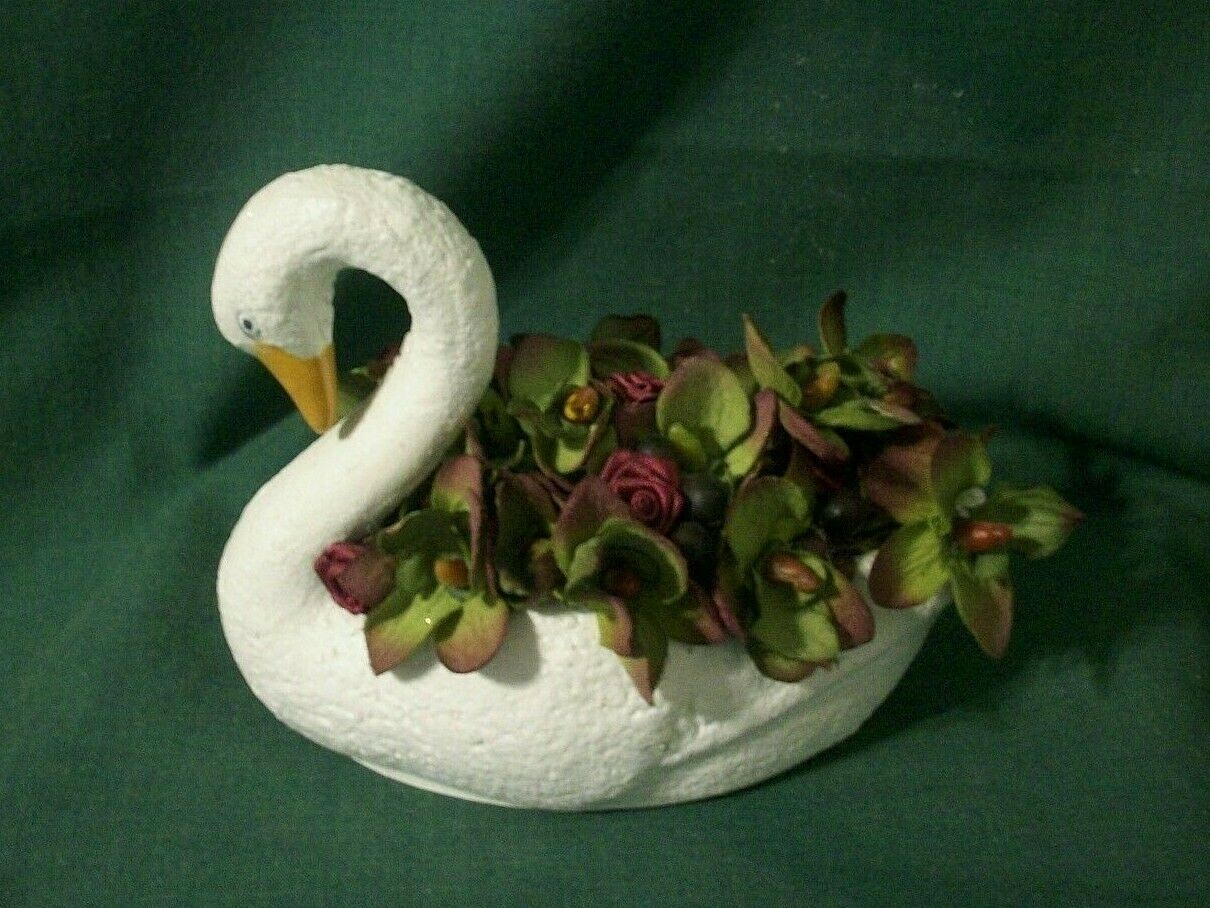 Mini Ceramic Swan Floral Arrangement – 4″ Tall