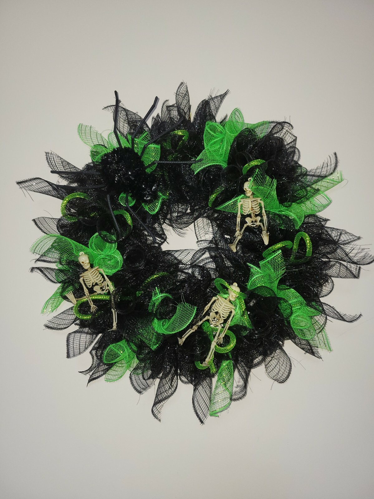 Halloween Deco Mesh Front Door Wreath Wall Decoration 18″ black green skeleton
