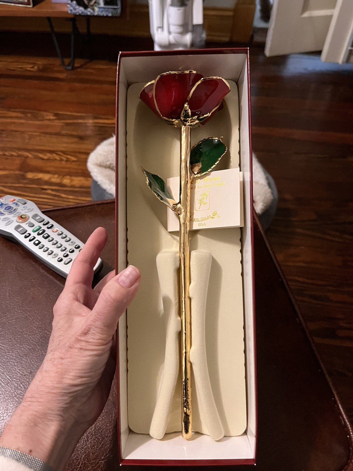 LIVING GOLD REAL RED ROSE PRESERVED & Dipped IN 24K GOLD. NEW IN BOX
