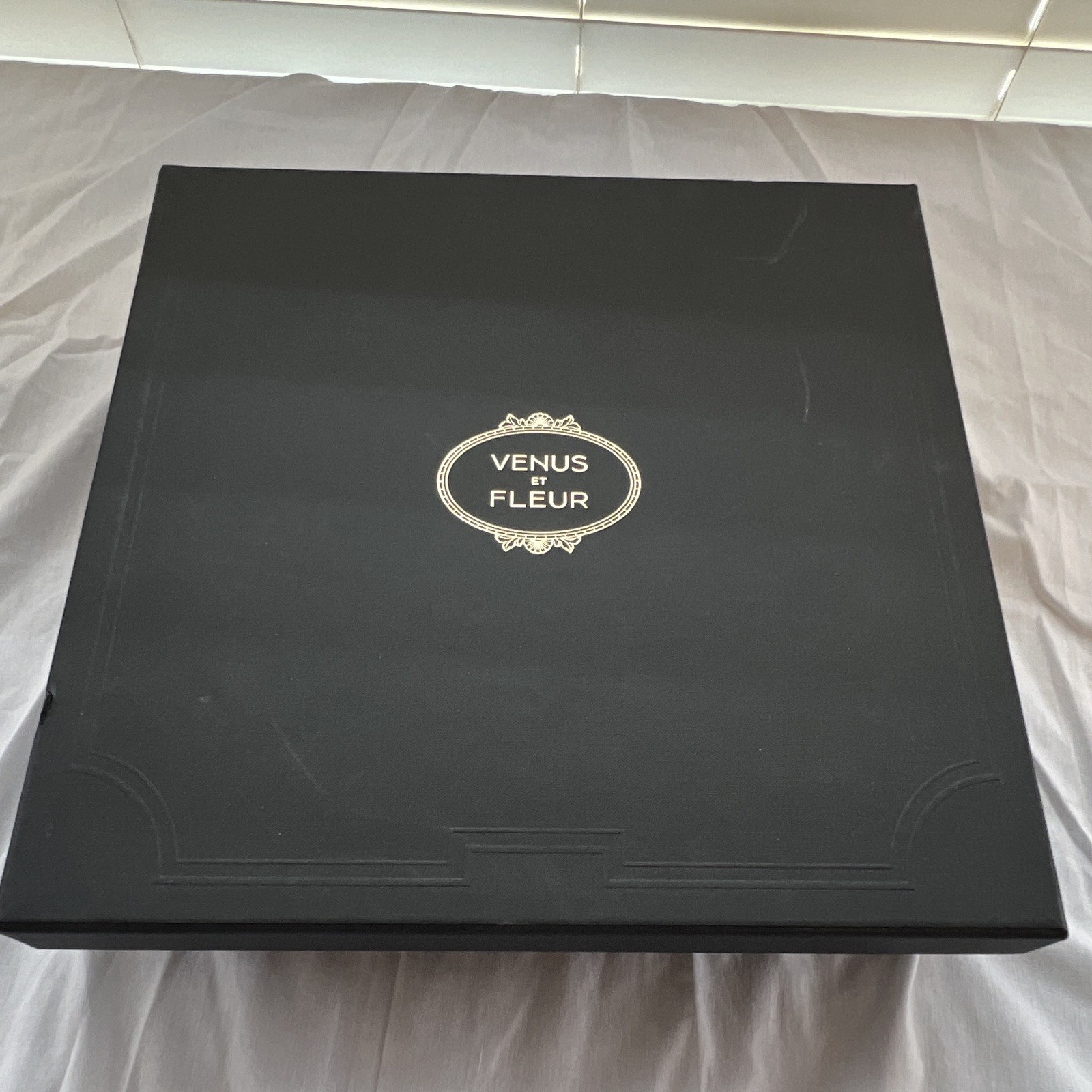 Venus et Fleur Red Rose Floral Shadow Box Wall Decor, Red Floral Theme