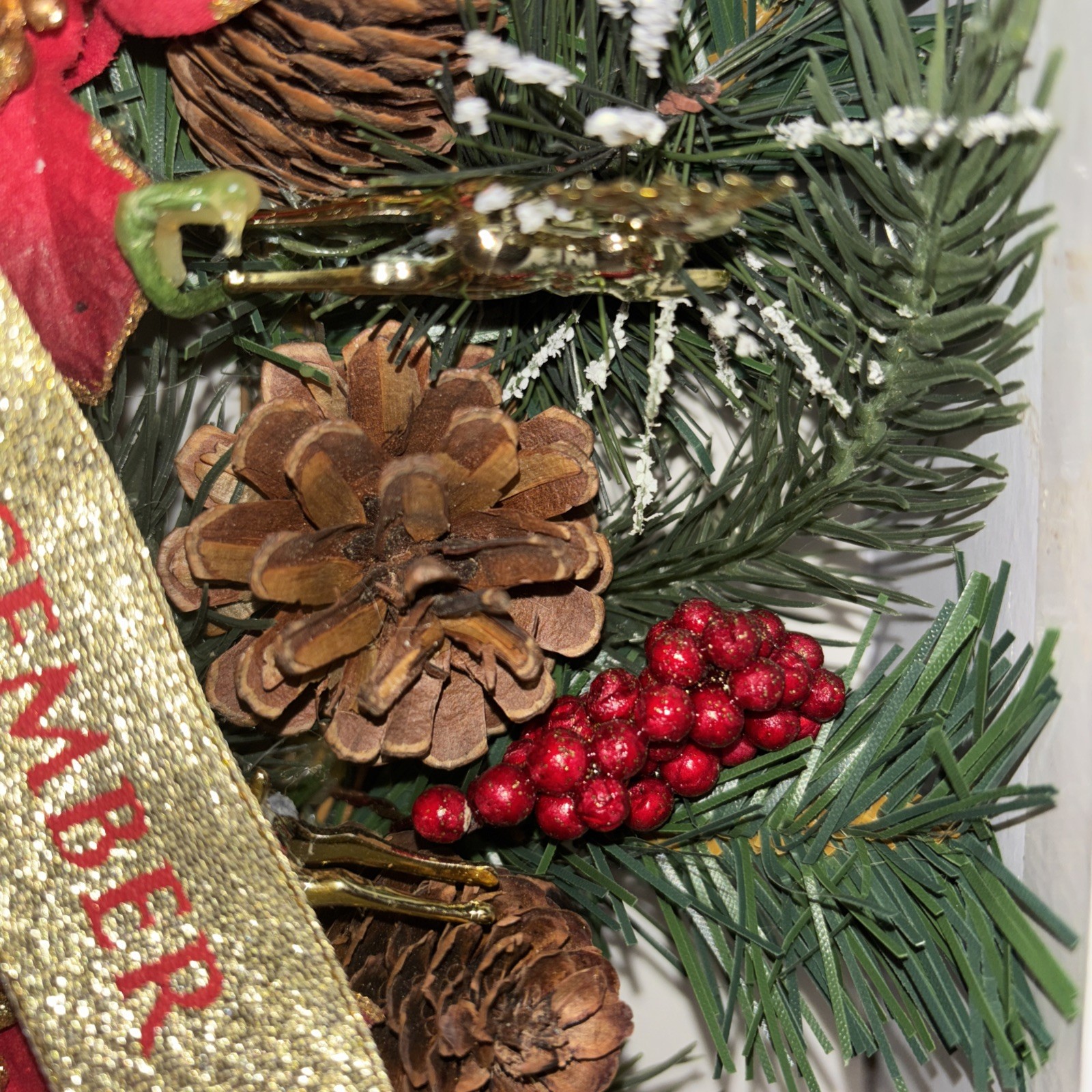 Danbury Mint 11″ Willabee & Ward Floral Wreath Christmas Home Décor December