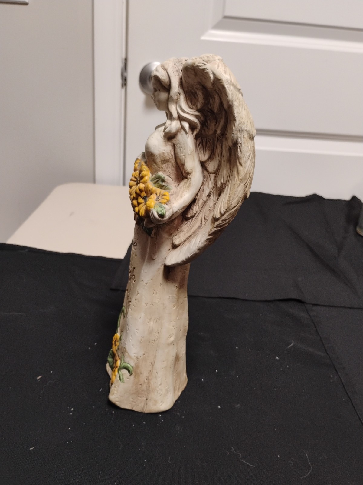 11″ Tall Heavy Garden Angel Decor/” Live, Laugh, Love”Sunflowers