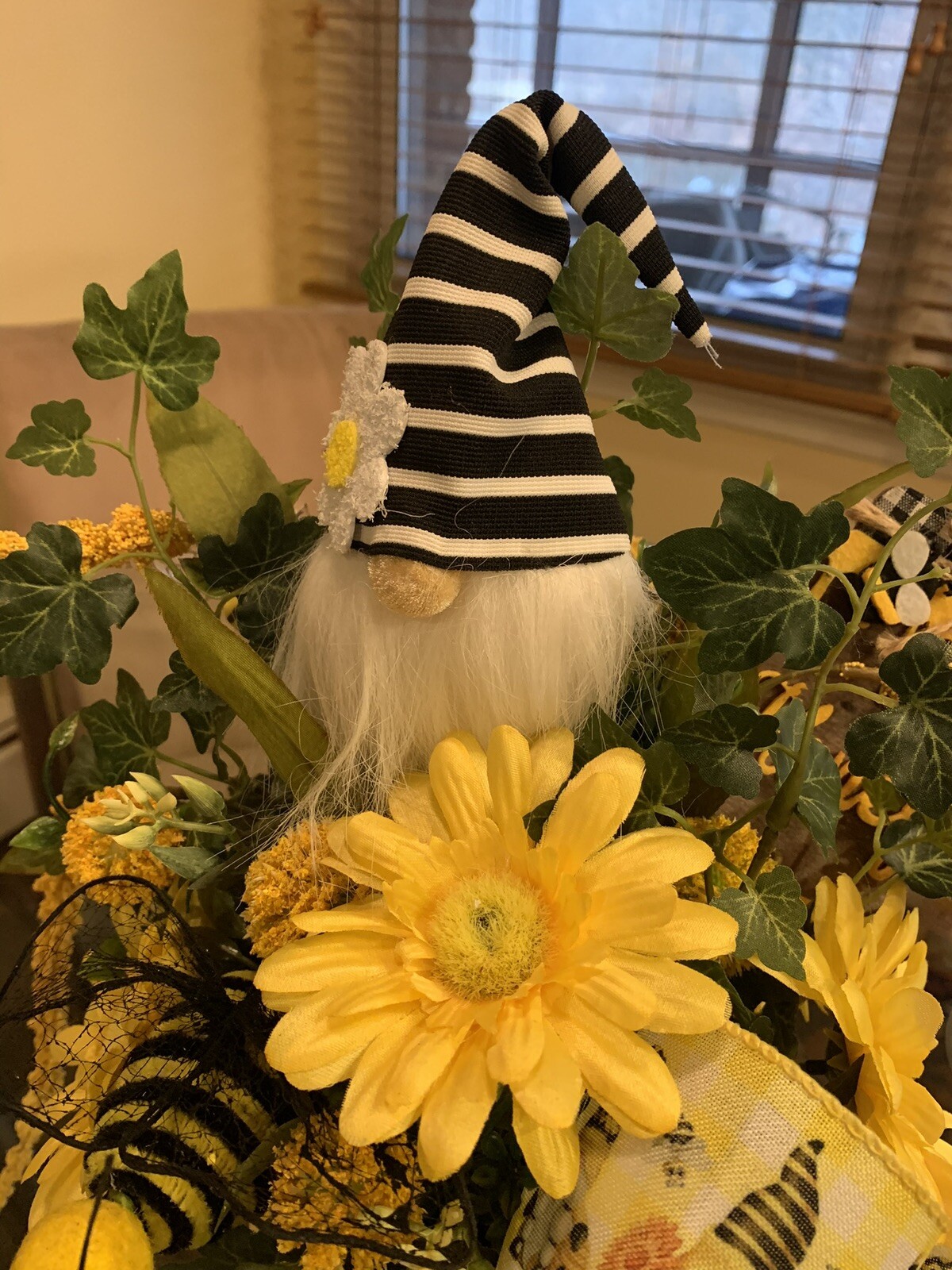 Bee Floral Centerpiece, Table Centerpiece, Flower Centerpiece, Summer Decor