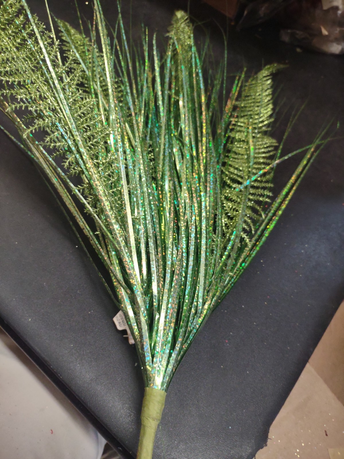 Retro Plastic Dragon Fern, Green, w/200 Stems of Holographic Grass Greenery, 24″