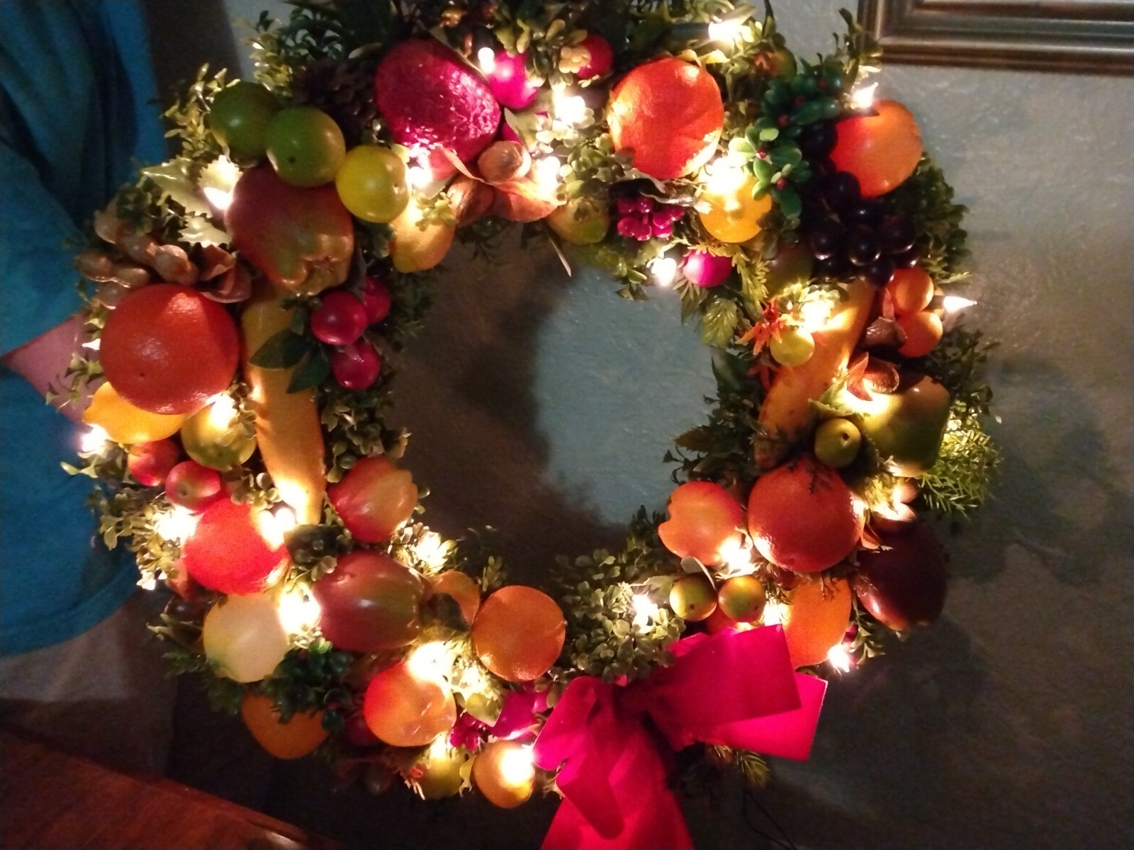 VTG Fall Christmas Door Wreath Large 23″ Fruit Nuts Apples Berries Lighted w/Bow