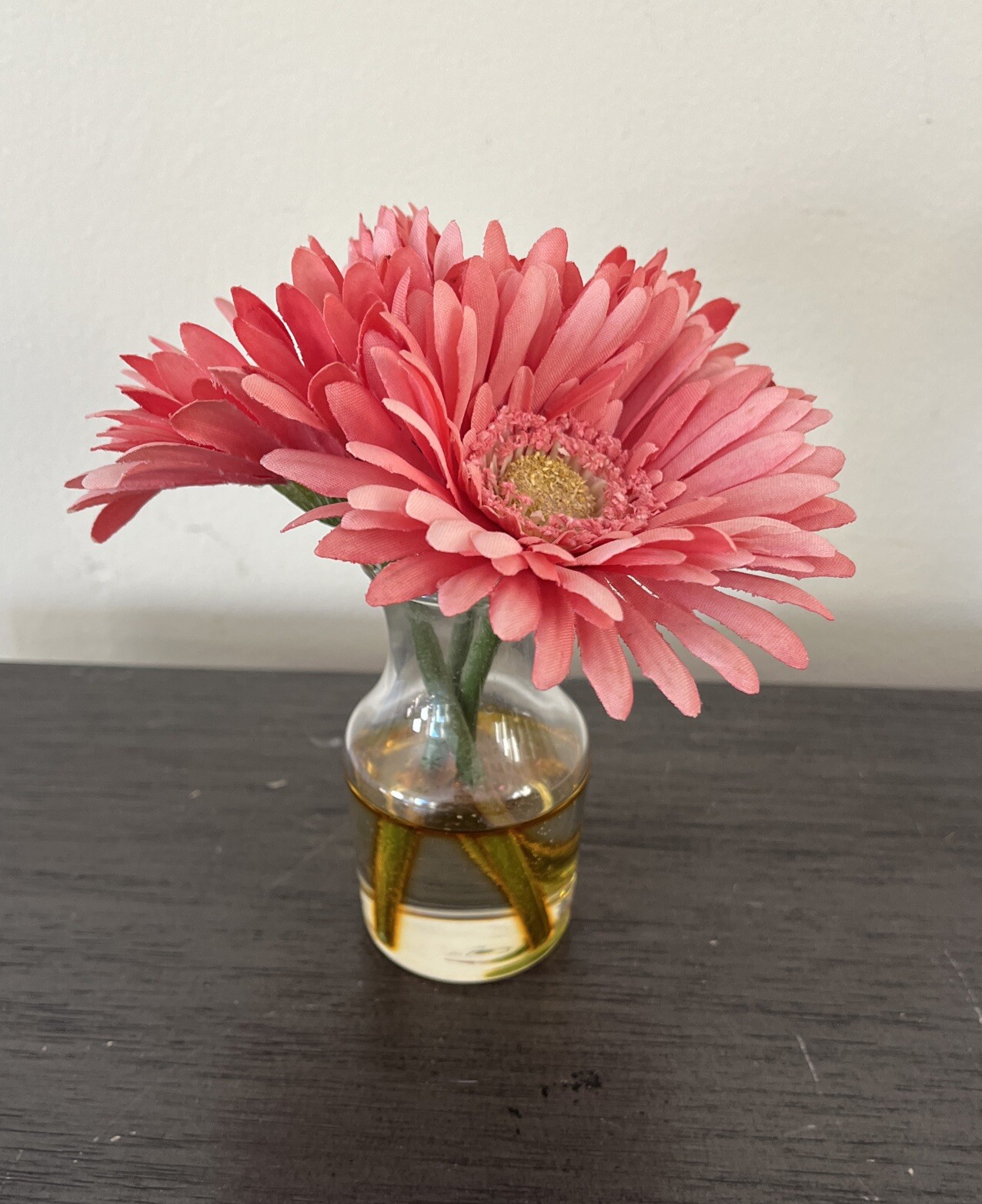 Vtg FAUX FLOWERS in FAUX WATER VASE 6 1/2″ Pink Gerbera Daisy GLASS Faux Water
