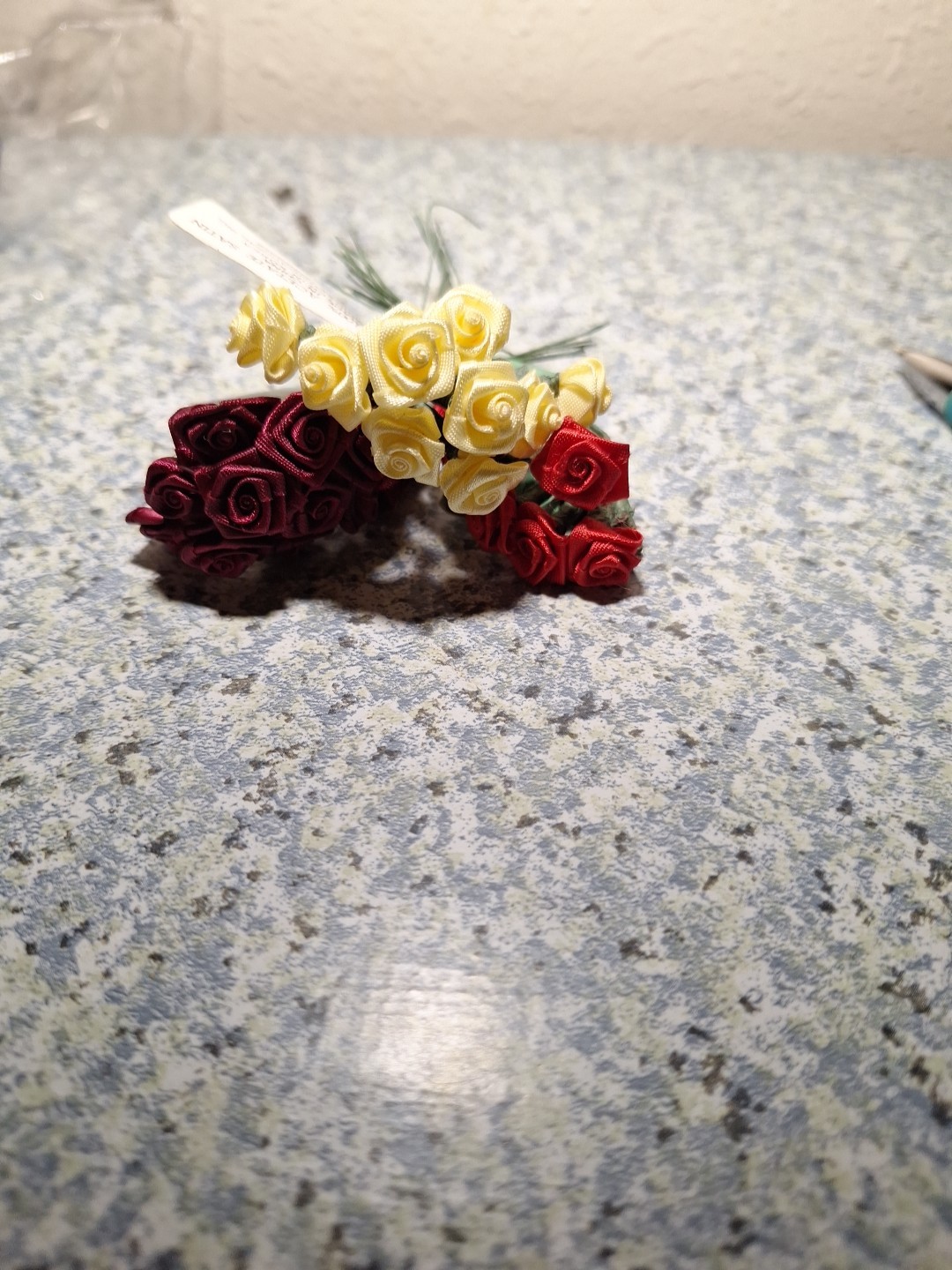 Mini Roses 4oz Of 18mm Roses
