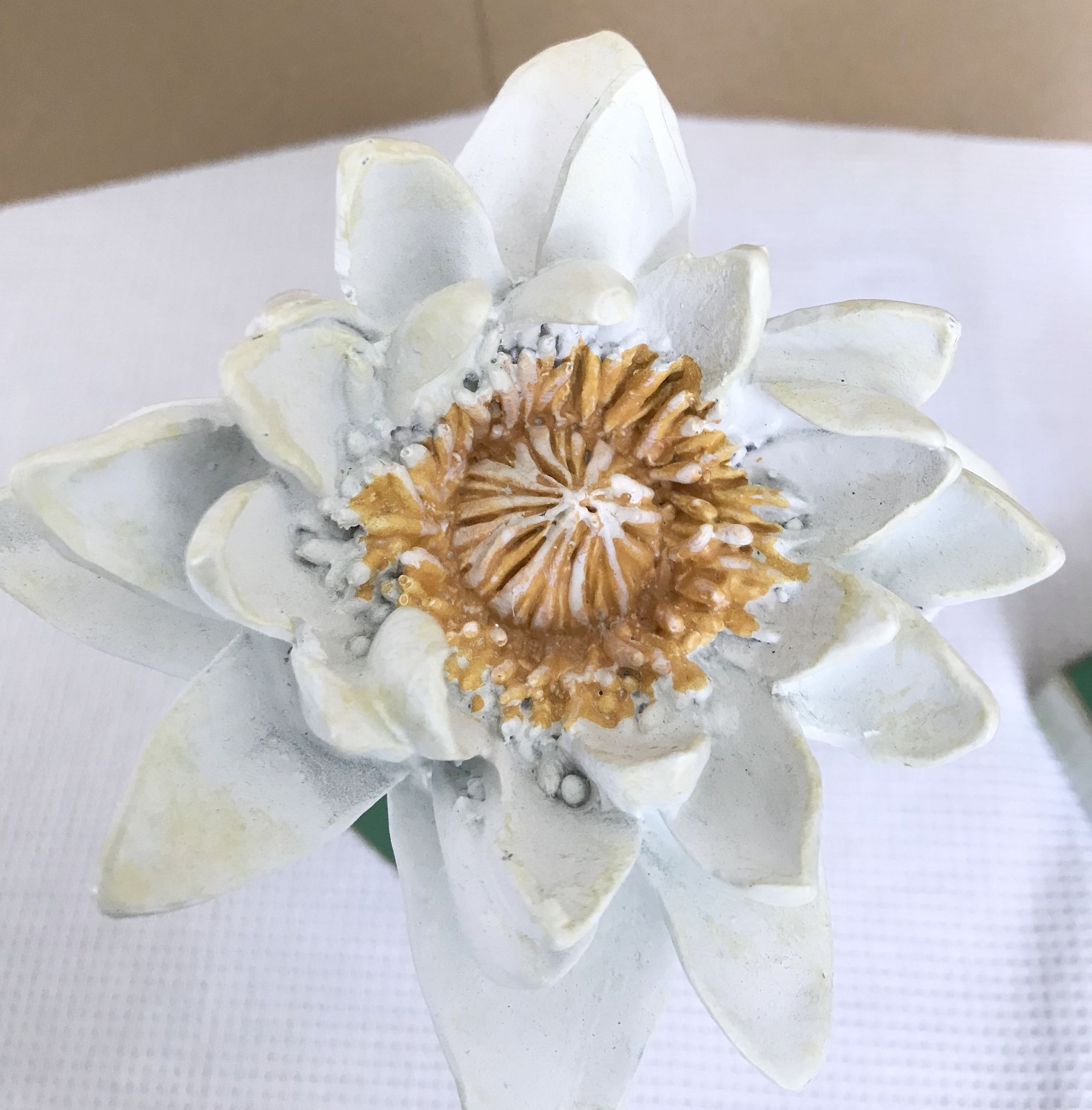 Set of 2 ASHLAND Spring Printemps Lily Pond Lotus Resin Flower Home Accent Decor