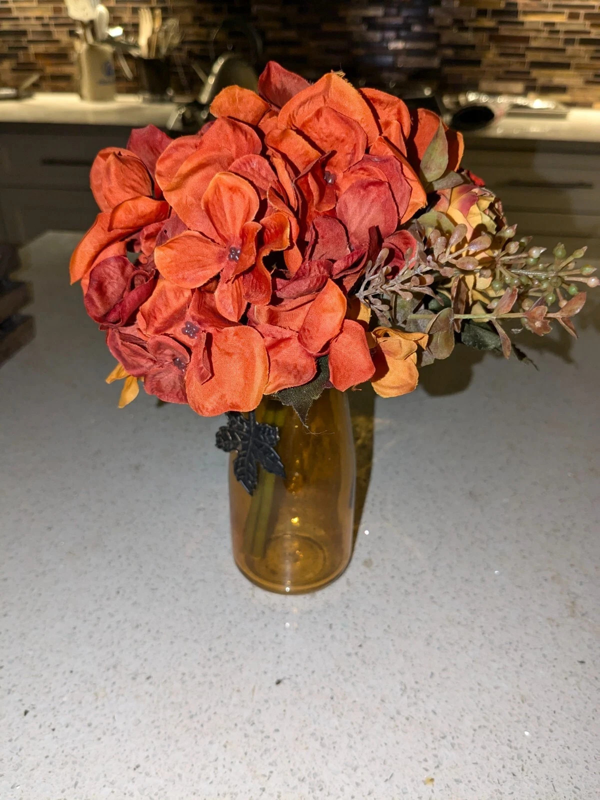 3 Vase Artificial Flowers with Medallion Arrangement in 8.5″x3″x3″ Wooden Basket