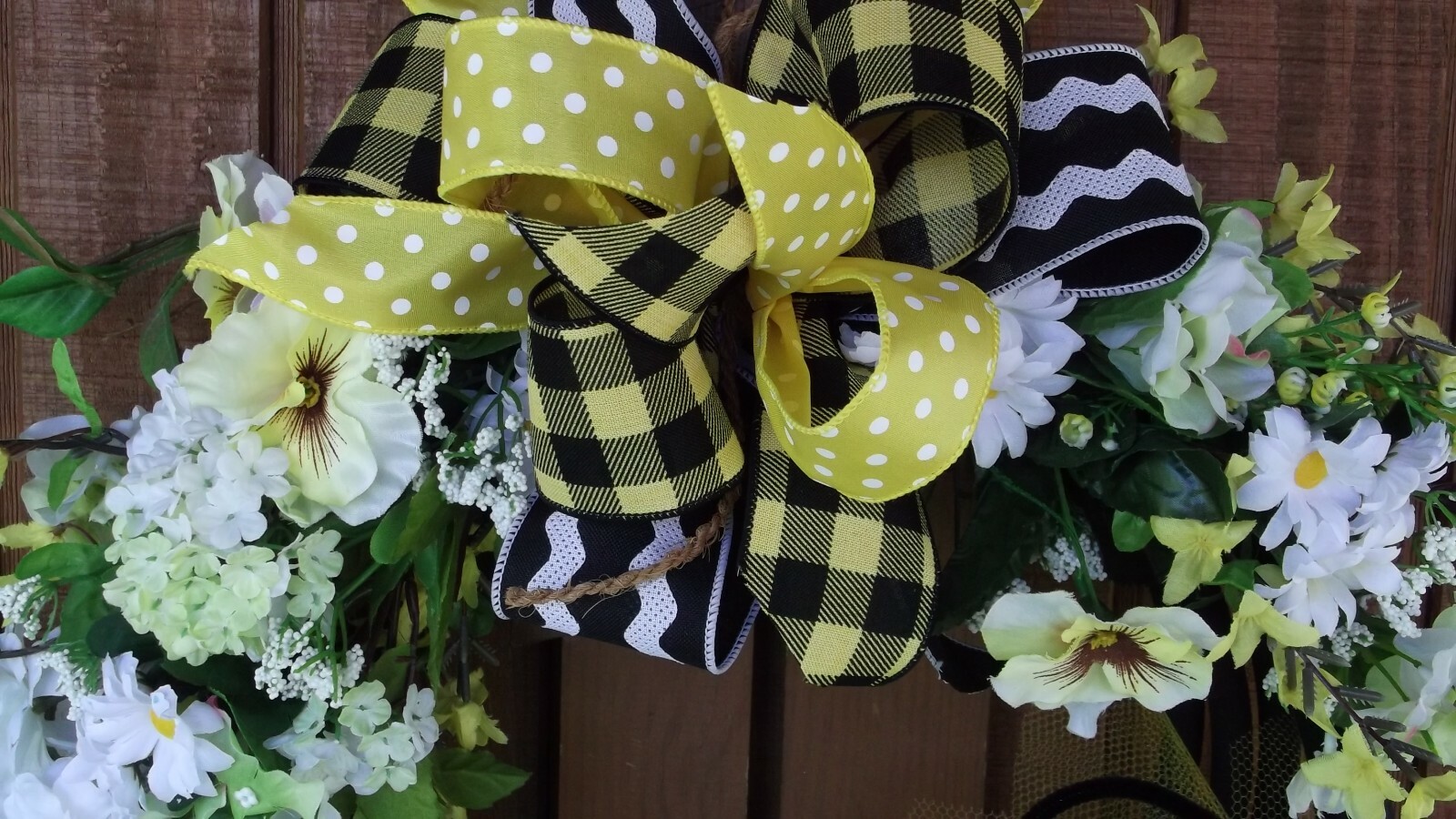 Bee-ing lazy Summer wreath