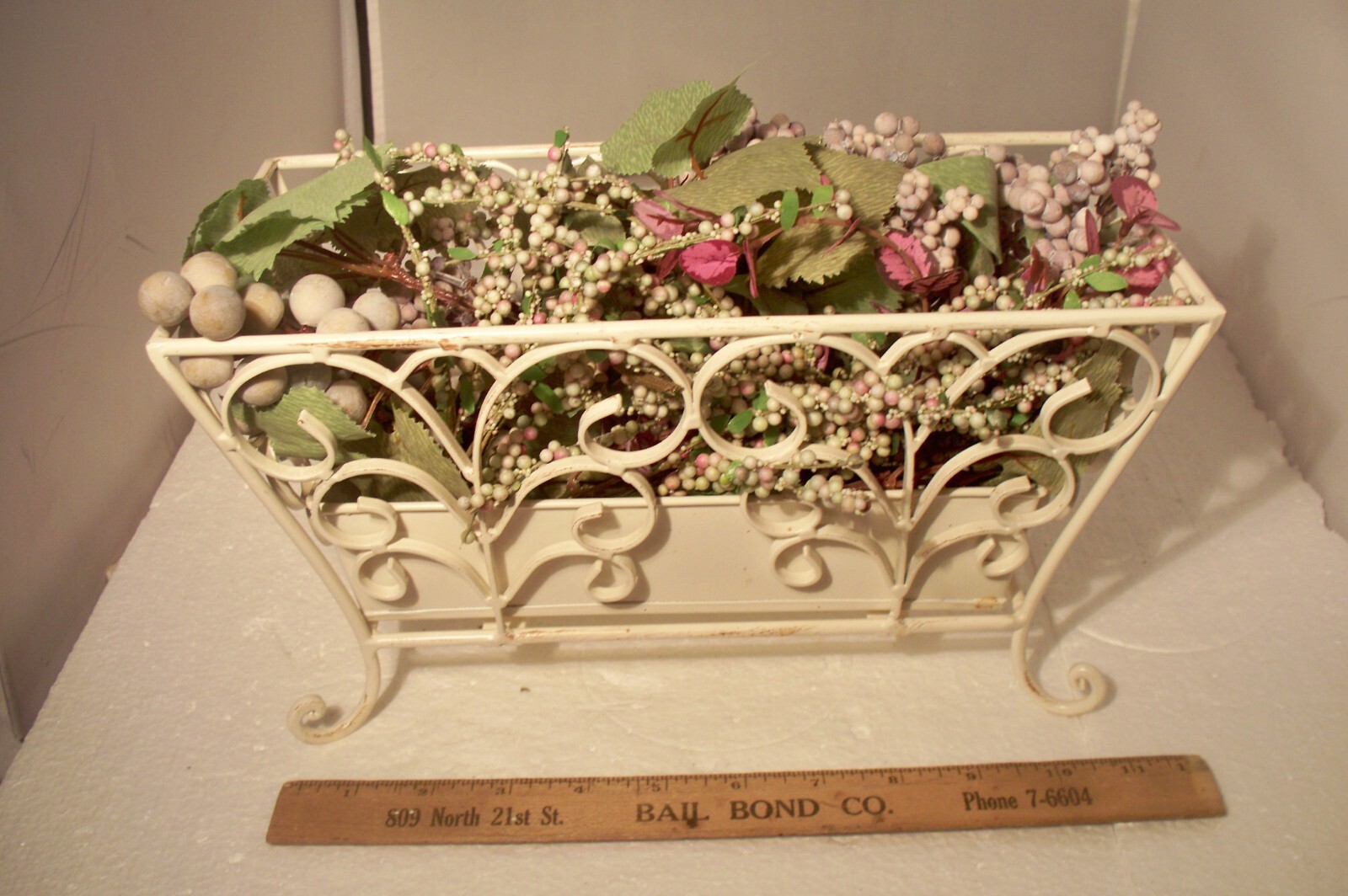 Dining Table Metal Centerpiece Decoration Spring Ivy Grapes etc