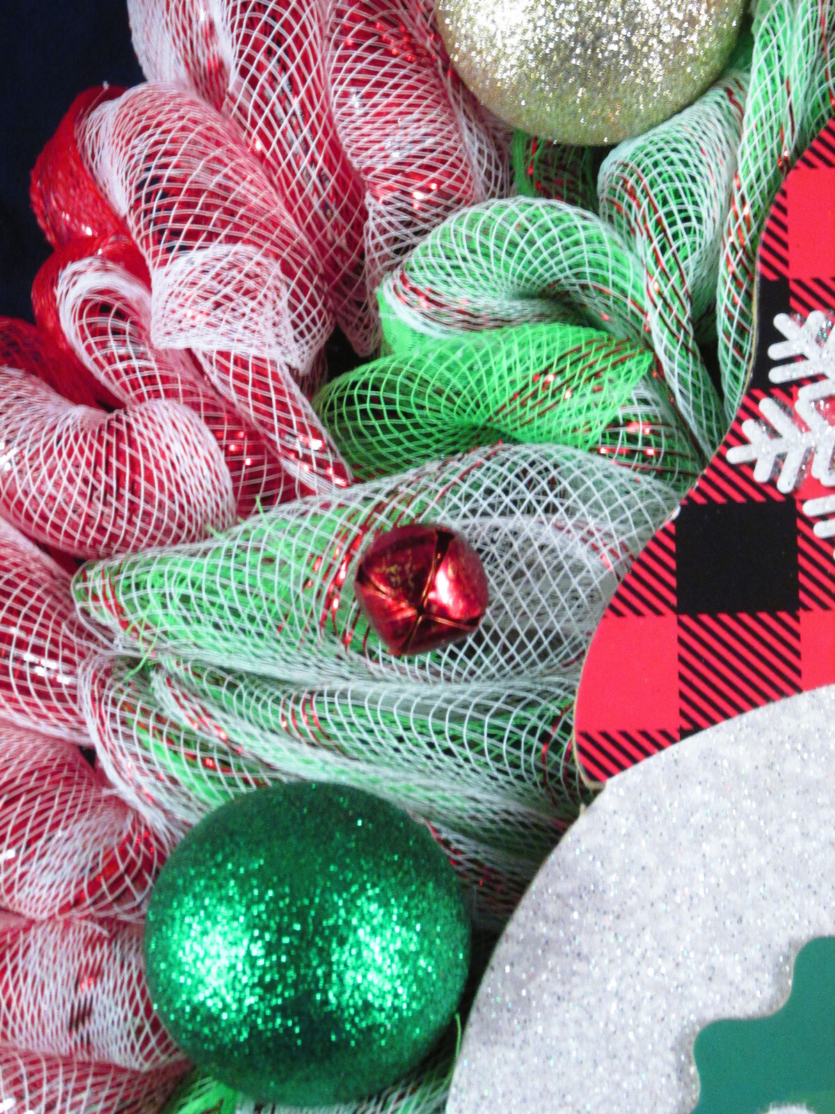 Red White and Green Bubble Deco Mesh Knome Christmas Wreath