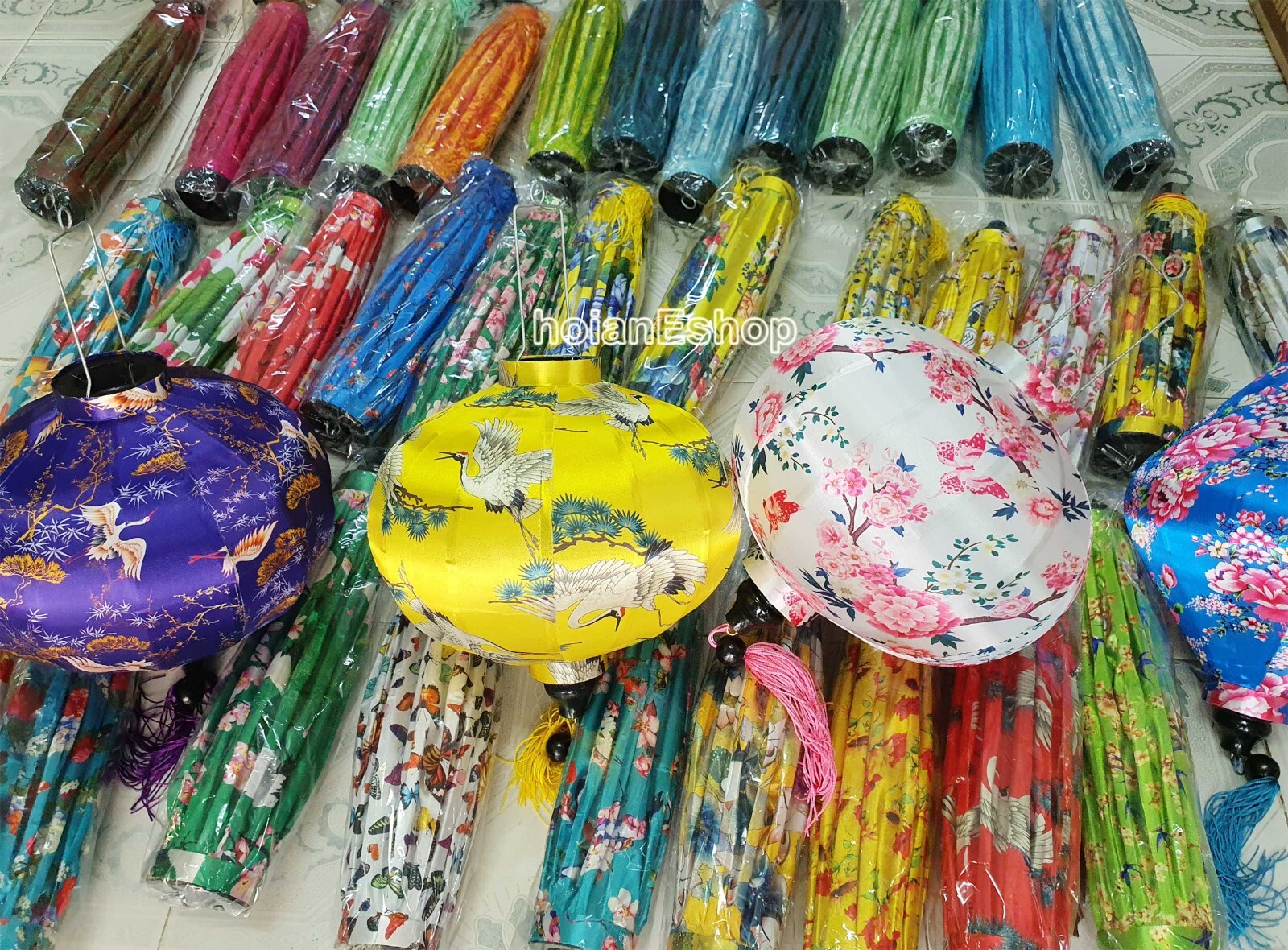 Set 30 Bamboo Silk Lanterns 35cm with String of Light Bulbs for Wedding Party