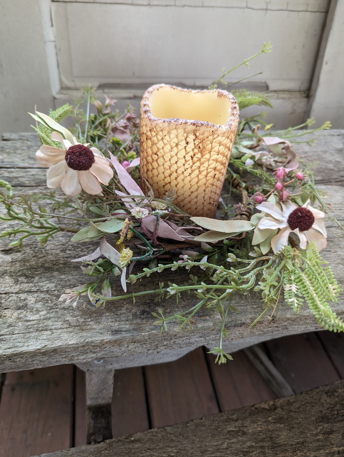 New TEA STAIN DAISY CANDLE RING Floral Grass Wreath 4.5″ Farmhouse Sunflower