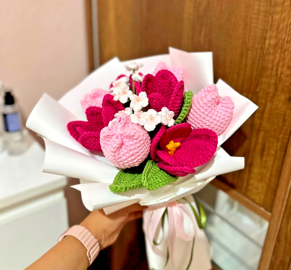 A Timeless Gift of Love – Handmade Crochet Tulip Bouquet in Pink & White